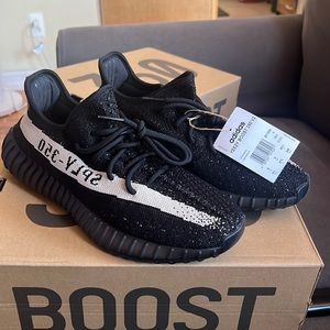 Adidas Yeezy boost 350 VS Core Black White